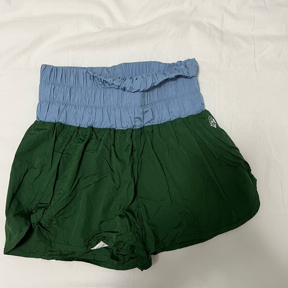 Size medium free people movement shorts - Picture 2 of 2